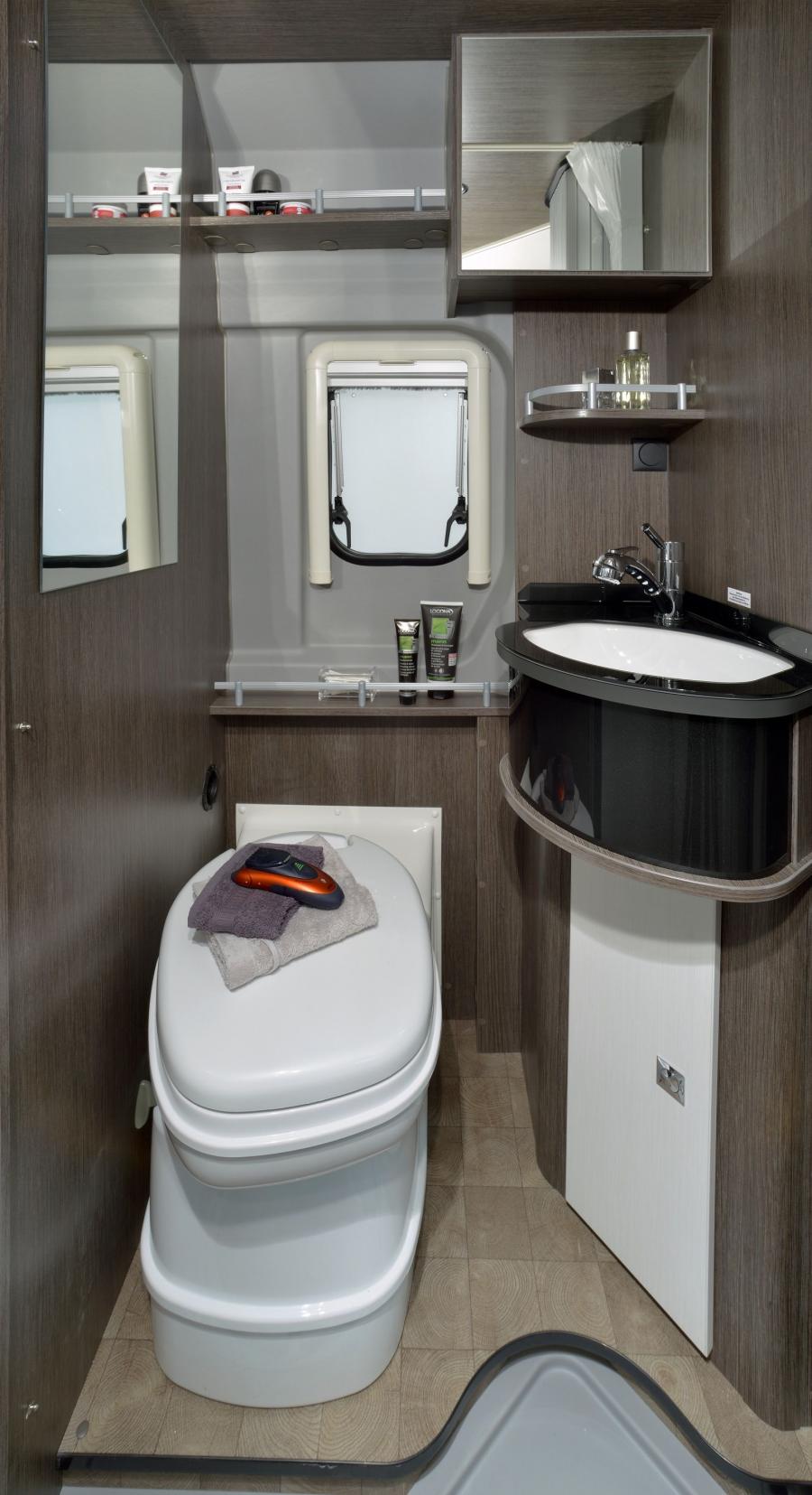 Интерьер Globecar Globescout R 2014 года  (фото 2 из 6)